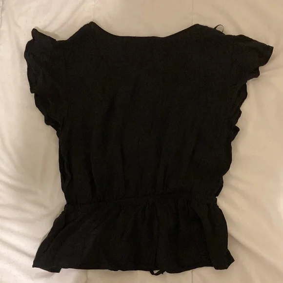 NWOT one clothing size medium black ruched top cap sleeves - Picture 4 of 4